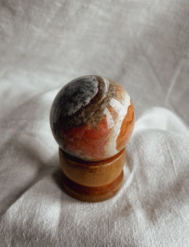 sfera in Diaspro Mookaite